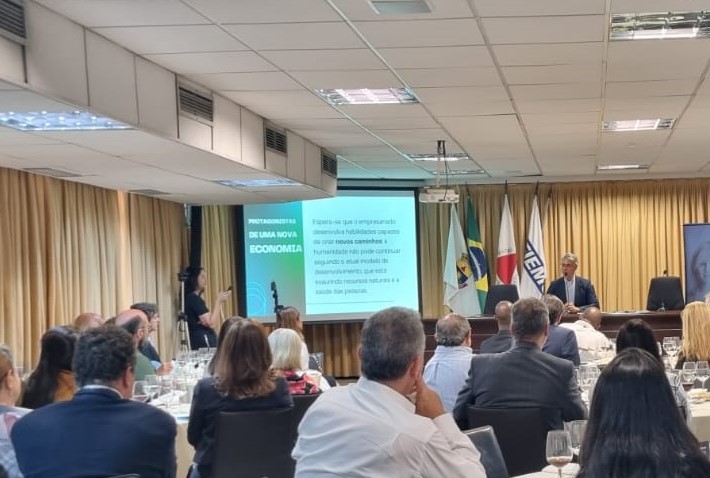 “Espiritualidade, negócios e trabalho”: Padre Luís Henrique partilha palestra com dirigentes cristãos de empresa