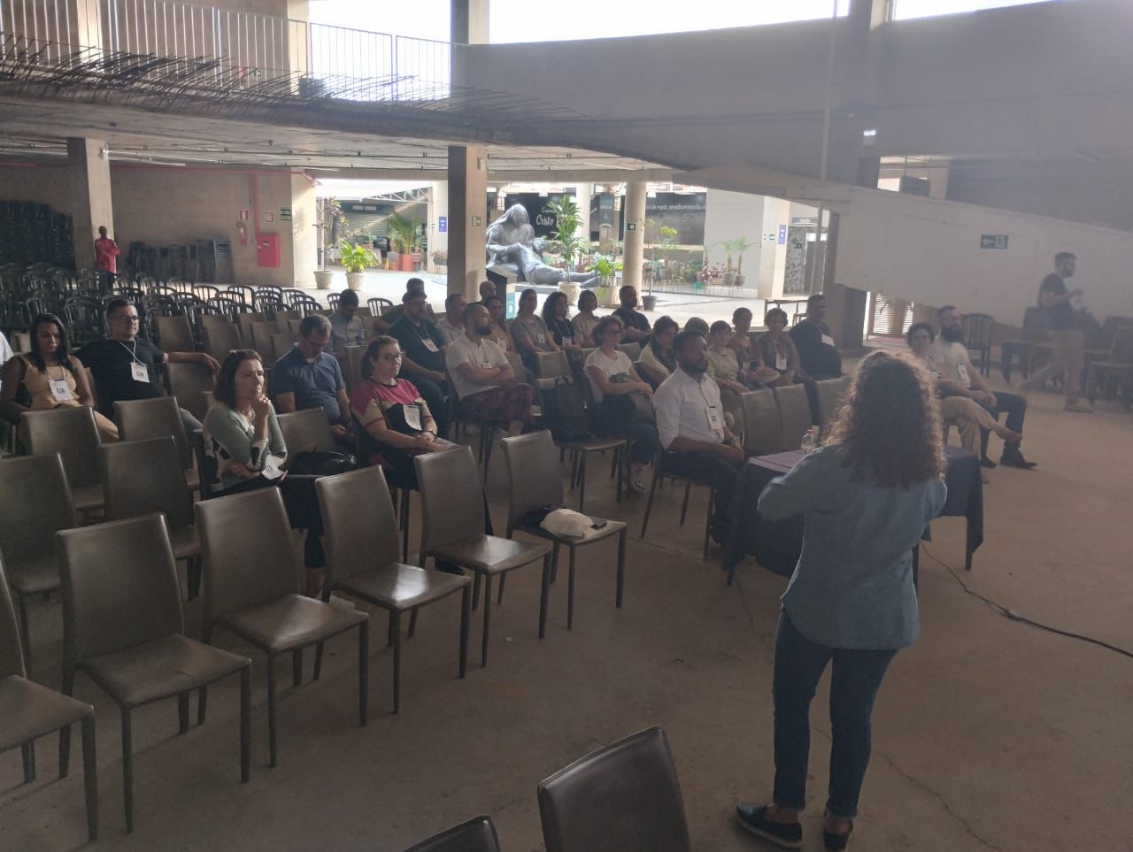 Artistas sacros de todo o Brasil visitam a Catedral Cristo Rei