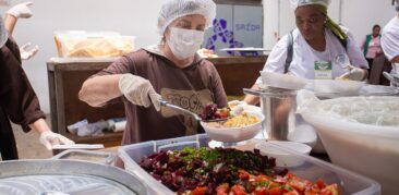 [Galeria de fotos] Dia Mundial dos Pobres partilha milhares de refeições do “Dai-lhes vós mesmos de comer”