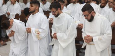 Seminaristas em missão no Aglomerado da Serra