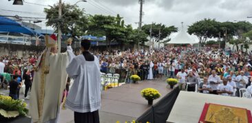 Dia de São José Operário: centenas de fiéis participam da Missa do Trabalhador, em Contagem