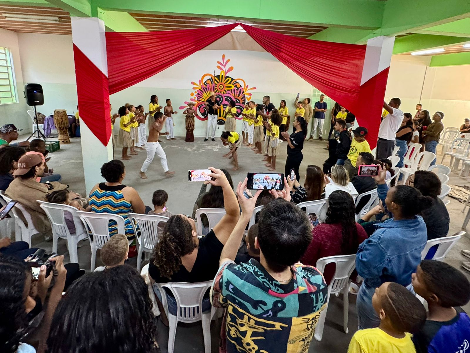 Feira Literária do Projeto Providência reúne educandos e famílias