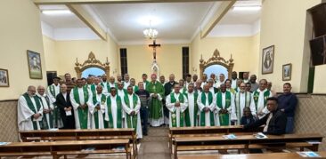 Retiro do clero: Dom Walmor celebra Missa com padres da Região Episcopal Nossa Senhora da Conceição