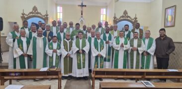 Retiro do Clero: dom José Otacio partilha momento de reflexão com padres da Rense