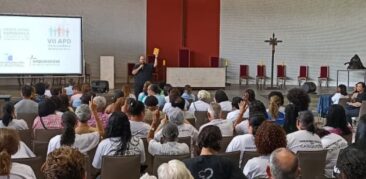 [Galeria de fotos] Encontro de formação para catequistas da Rensc