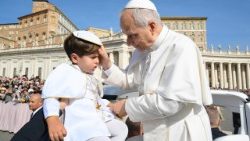 “A esperança cristã não nasce no ruído, mas no silêncio de uma espera repleta de amor”