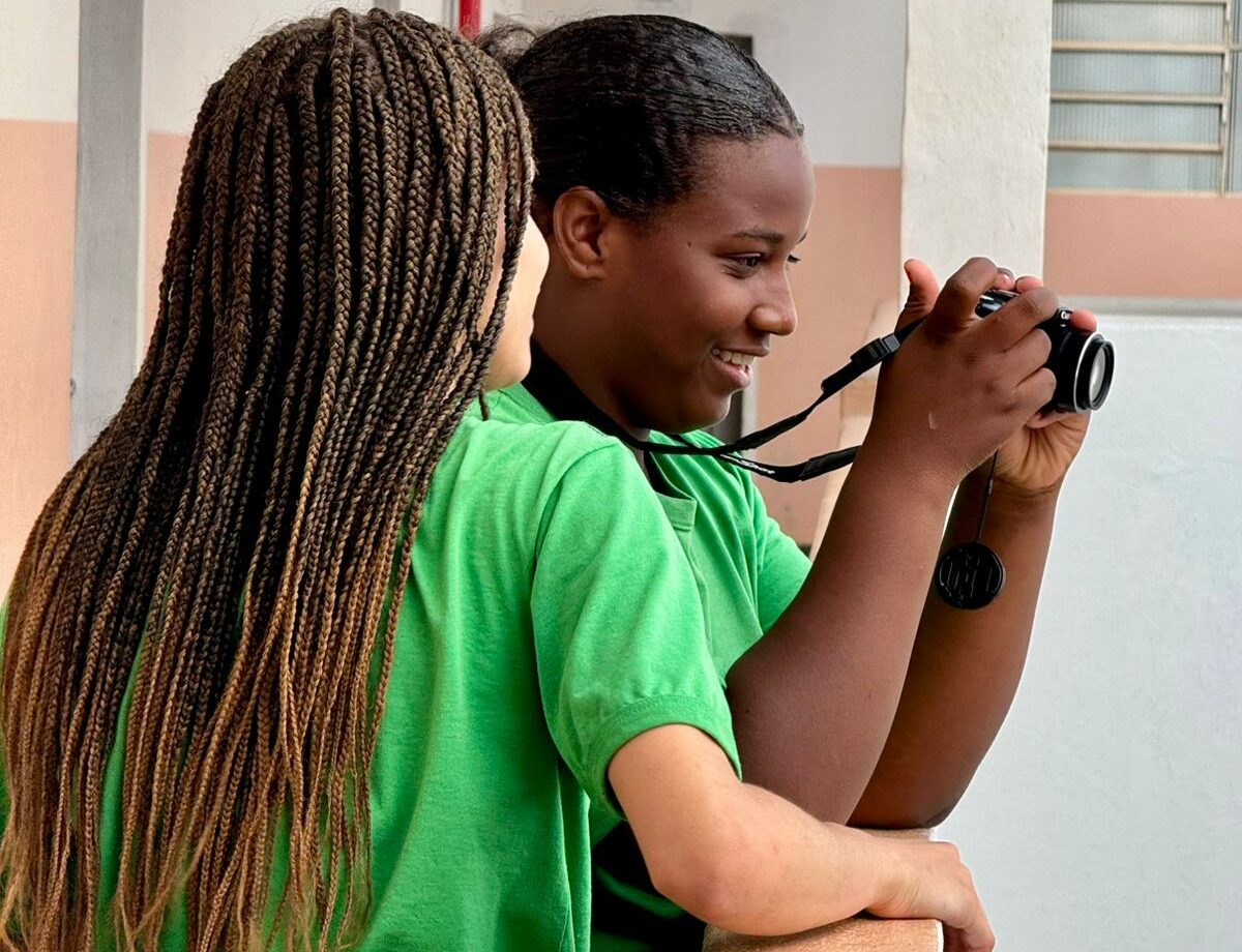 Oficina de fotografia da PUC Minas para educandos do Projeto Providência 
