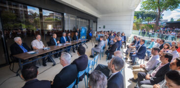 Solenidade oficializa novo nome da “Pracinha do Coreu”: Praça Cardeal Dom Serafim