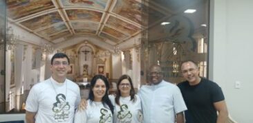 Ações dedicadas aos pobres no Santuário Nossa Senhora do Carmo são apresentadas ao bispo e vigário