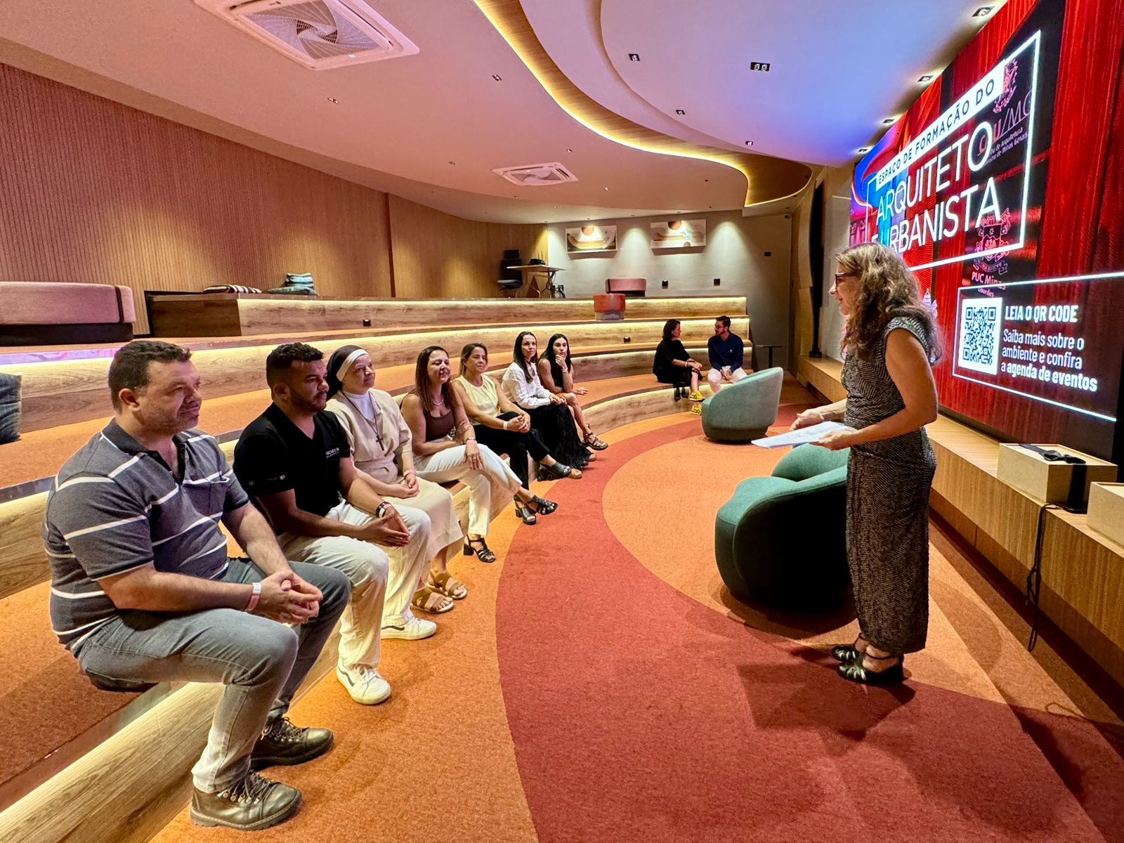 Instituições da Providens visitam a mostra Casacor na PUC Minas Lourdes