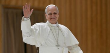 “A Palavra de Deus é realidade viva e orgânica que se desenvolve e cresce na Tradição”