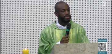 Homilia dominical: “Sejamos luz, reflexos da graça de Deus”