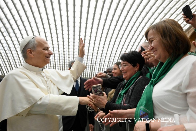 “Deus vem ao nosso encontro e entra em diálogo conosco”