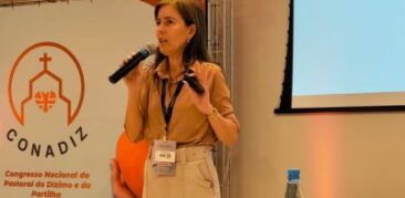 Assessora da Pastoral do Dízimo no Veap apresenta palestra em congresso em Aparecida