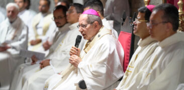 Dom Walmor celebra o Coração Eucarístico de Jesus com seminaristas e fiéis