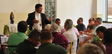 Padres e diáconos da Rense se reúnem em Assembleia Regional do Clero